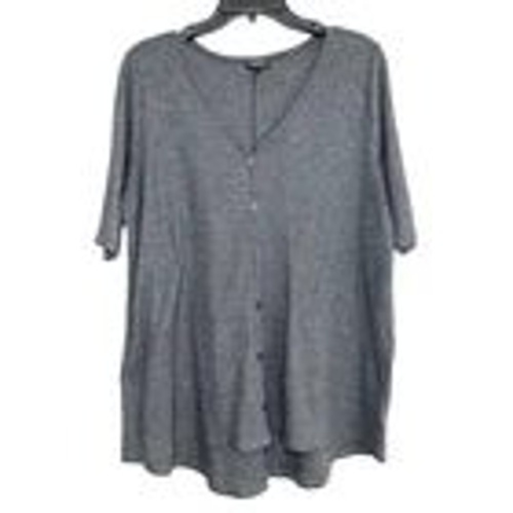 Torrid Gray Button Front Top Plus Size V Neck Short Sleeve‎ Women's Plus Size 2